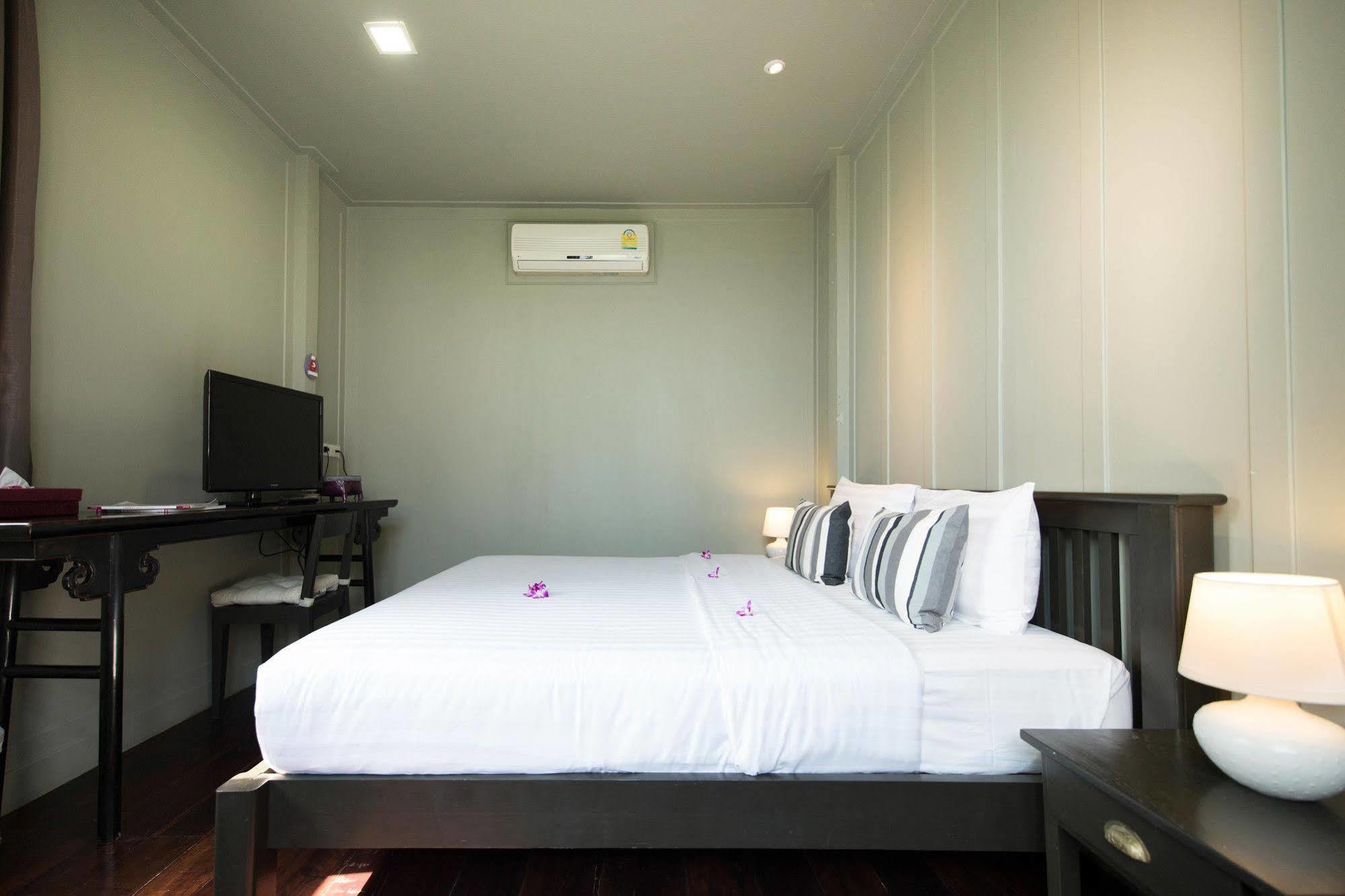 Dorm Of Happiness By Tharaburi Resort Sukhothai Esterno foto